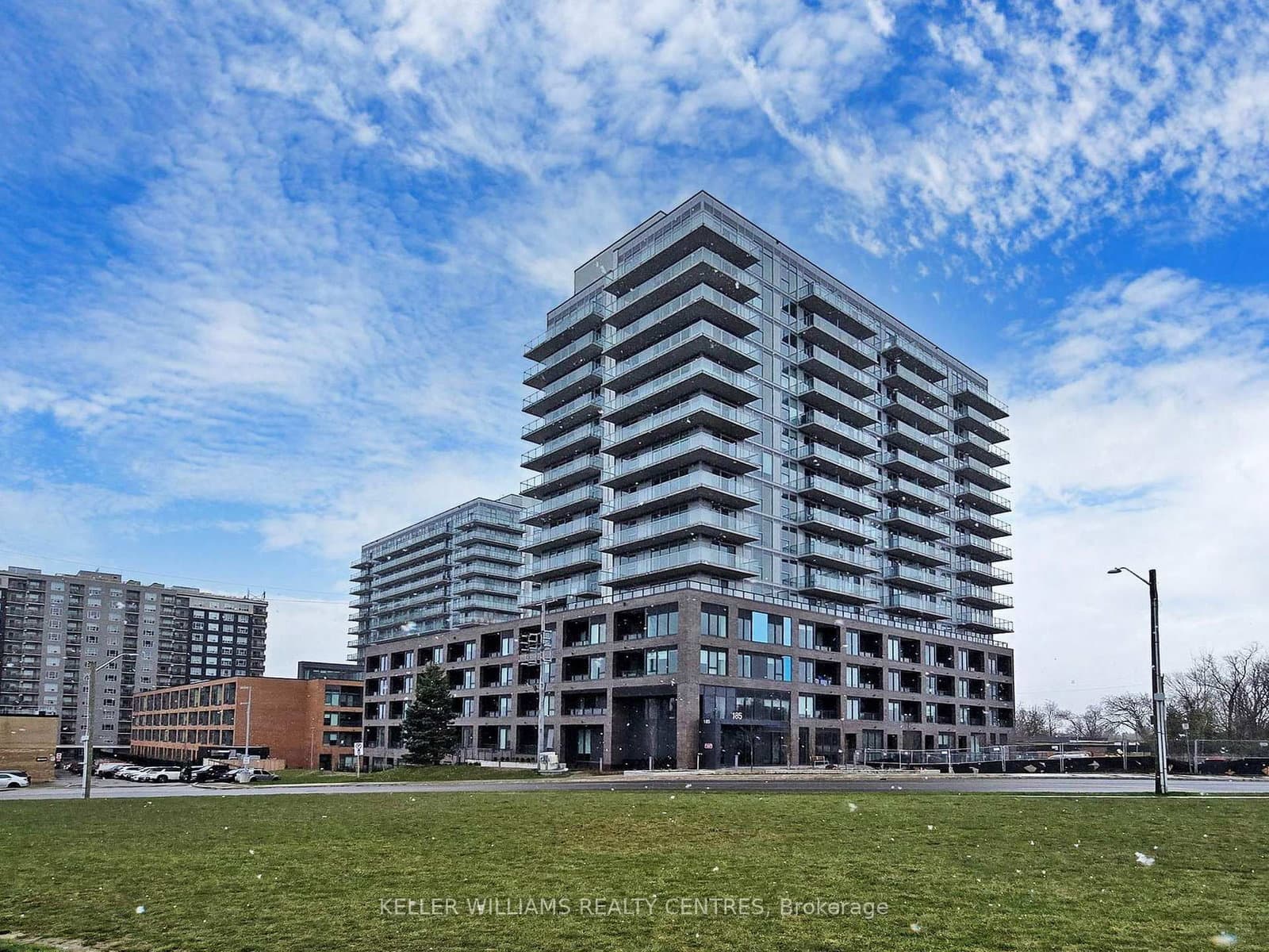 185 Deerfield Road, Unit 710