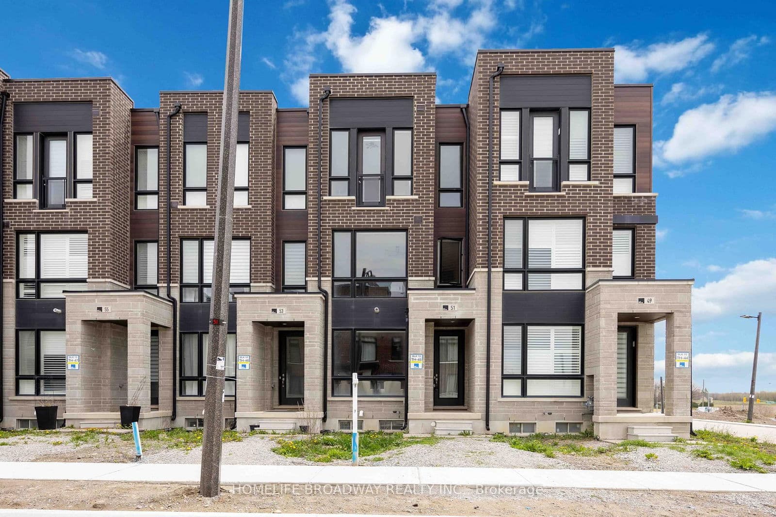 51 Stauffer Crescent