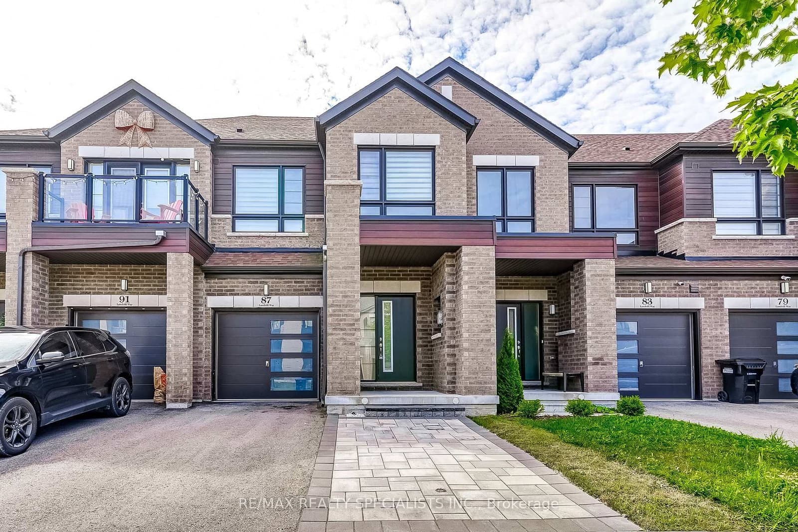 87 Landolfi Way