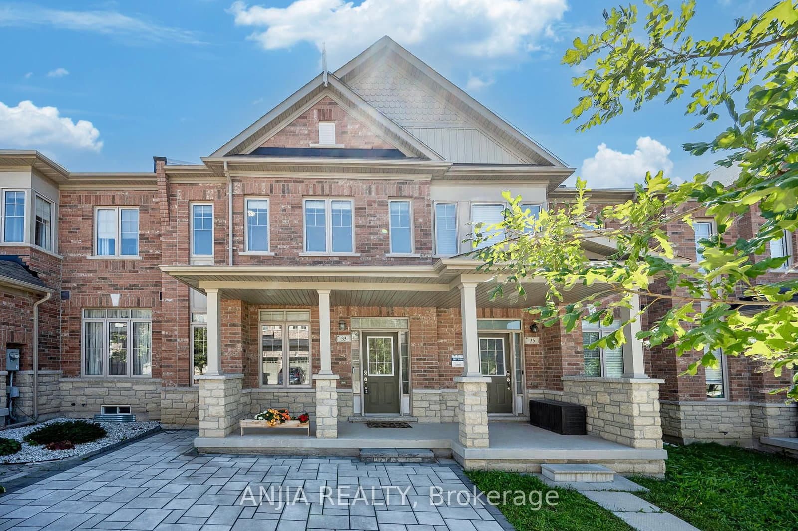 33 Cherna Avenue