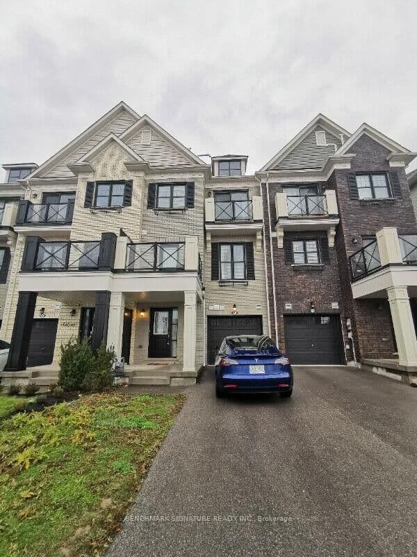 247 Boadway Crescent