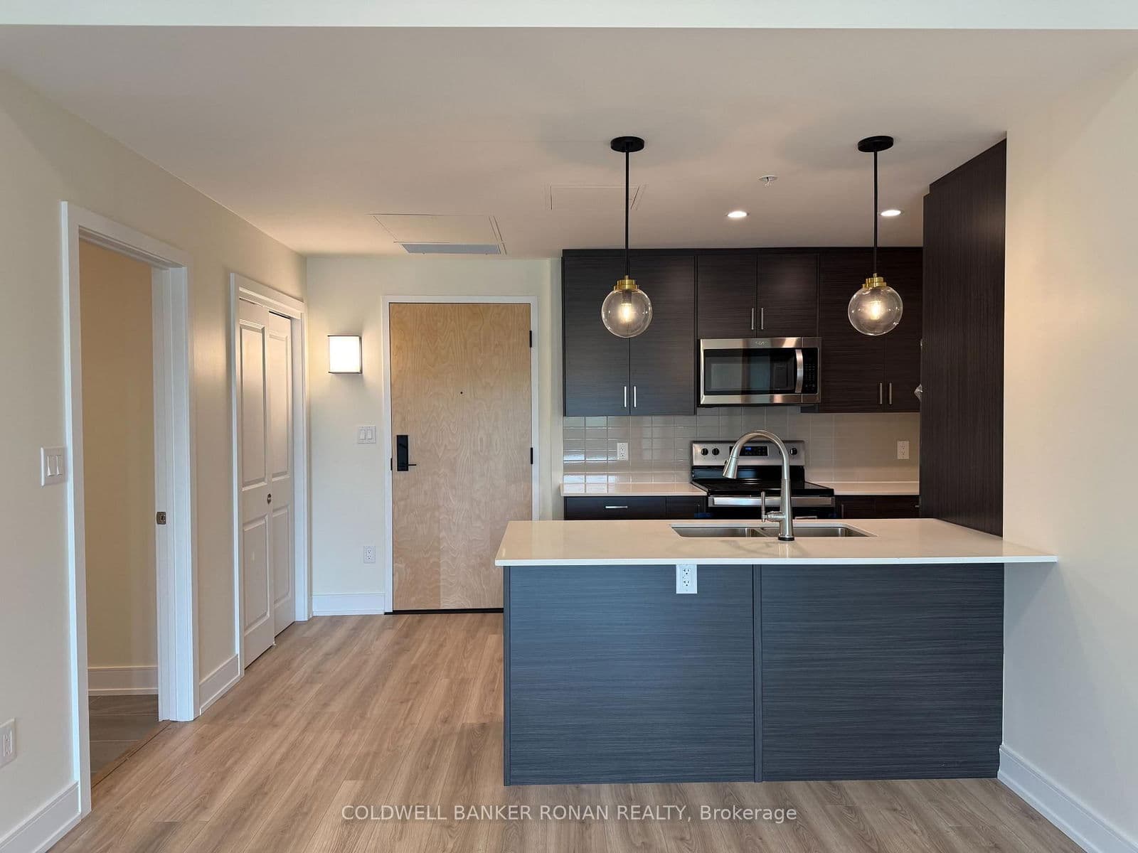 121 Mary Street, Unit 319