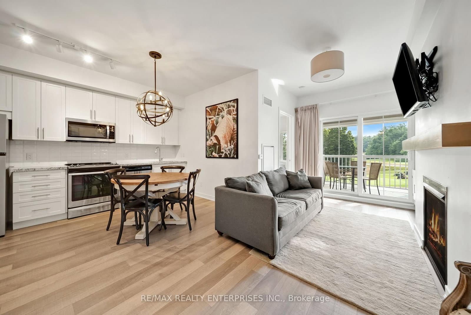 40 Horseshoe Boulevard, Unit 411