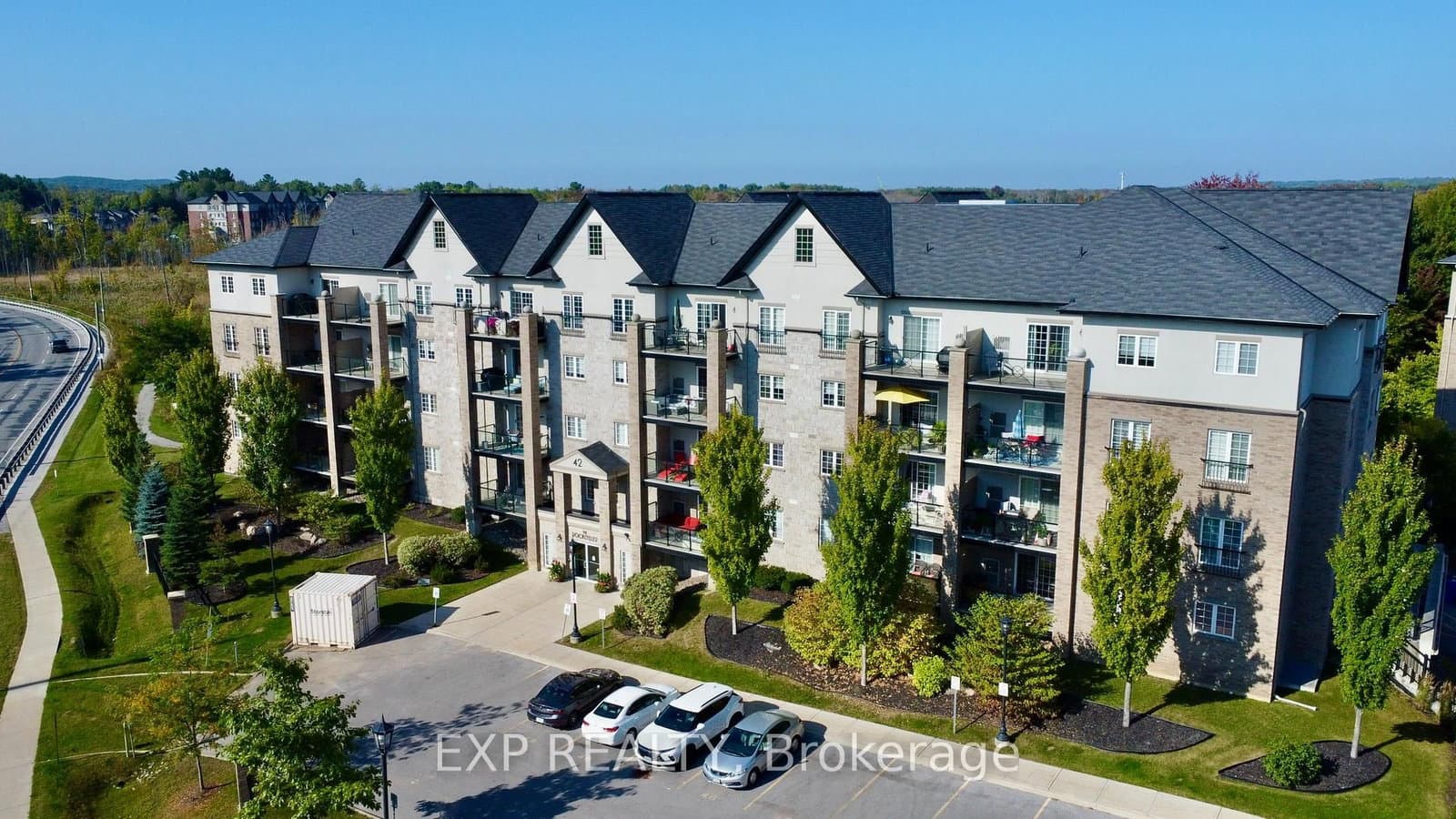 42 Ferndale Drive S, Unit 101