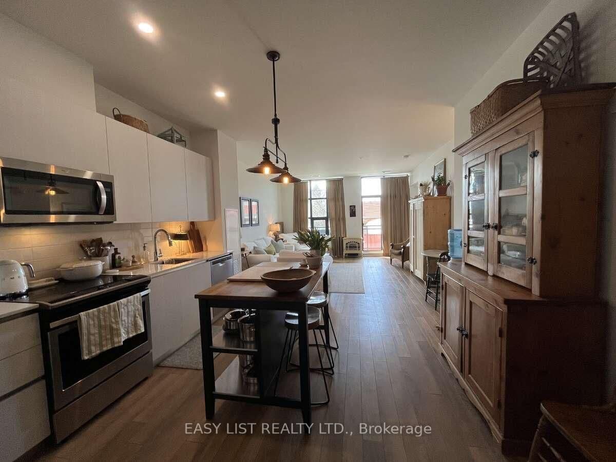 #316 - 21 Matchedash Street S