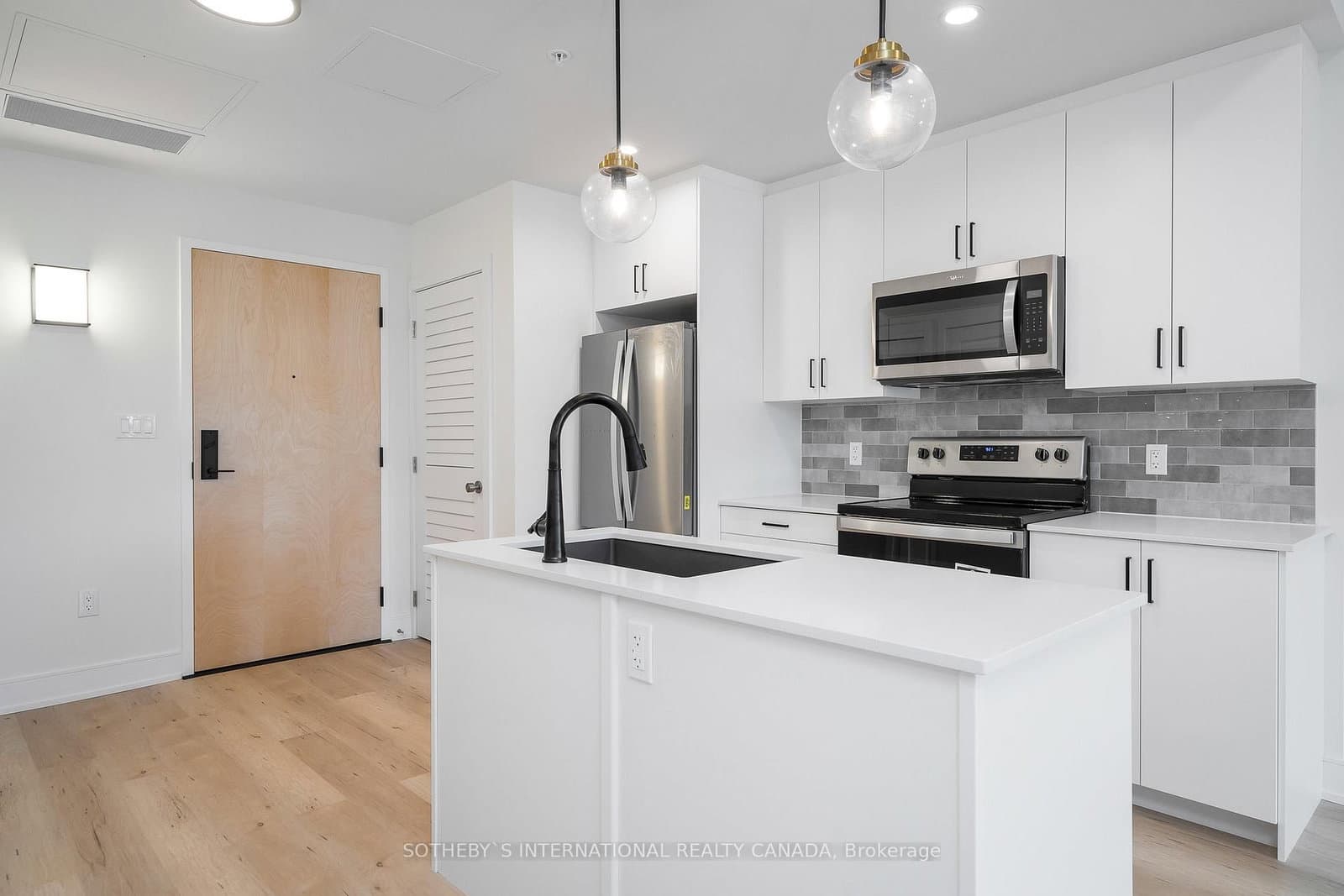 121 Mary Street, Unit 221