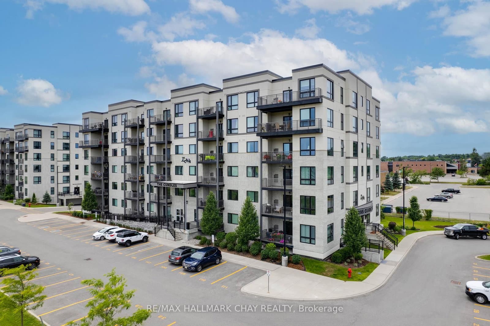 295 Cundles Road E, Unit 406