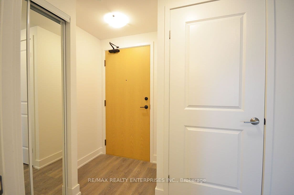 202 Burnhamthorpe Road E, Unit 1601