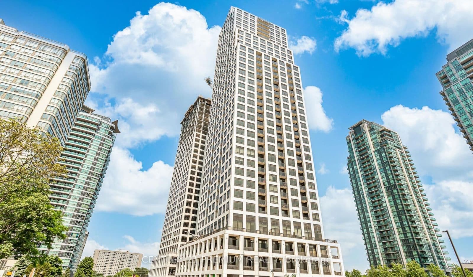 36 Elm Drive W, Unit 2702