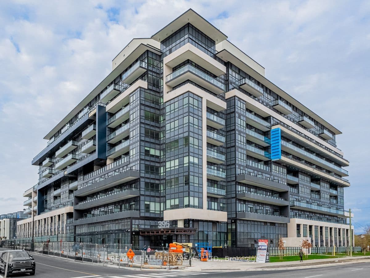 395 Dundas Street W, Unit 815