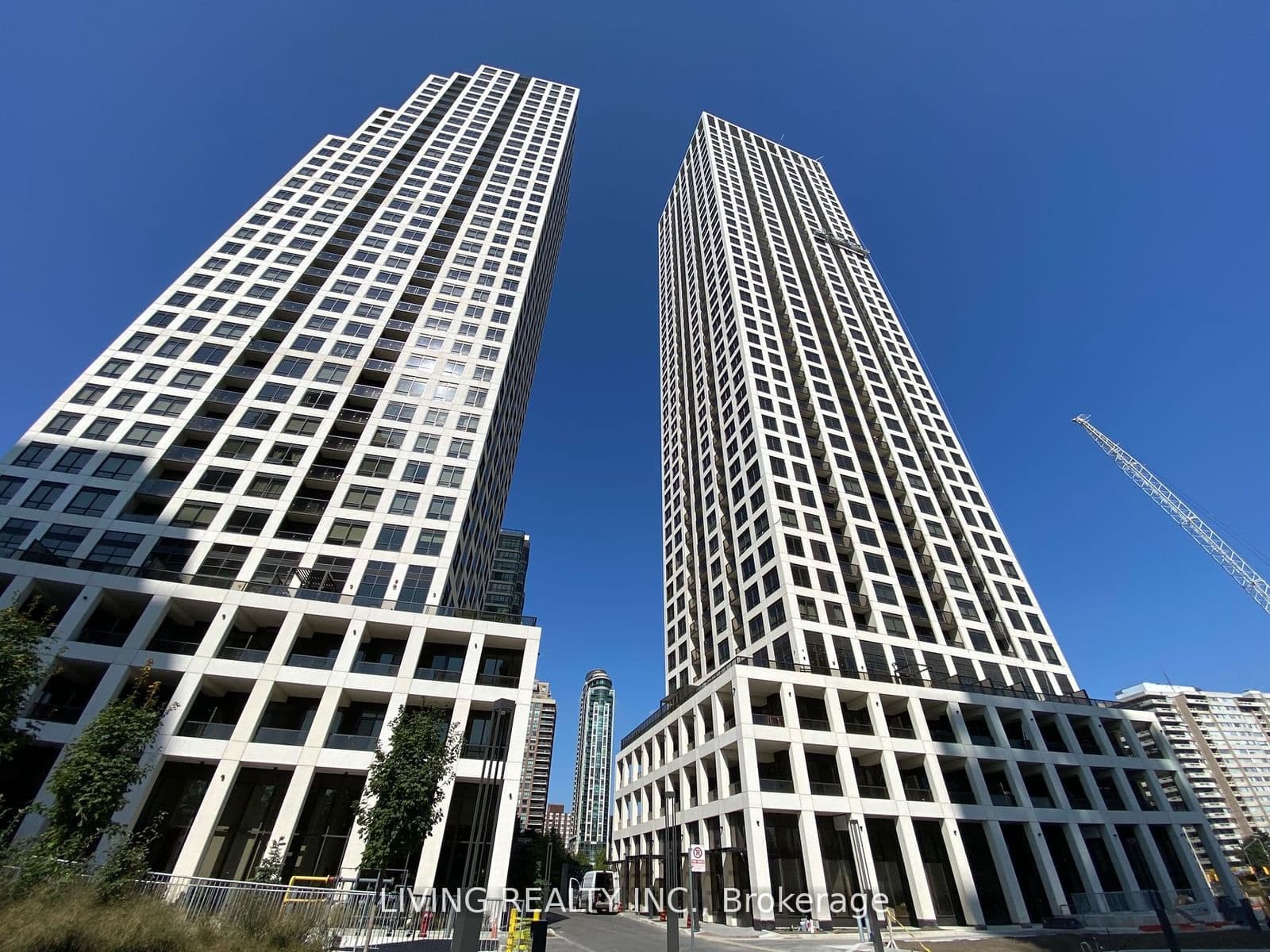 30 Elm Drive, Unit 2207