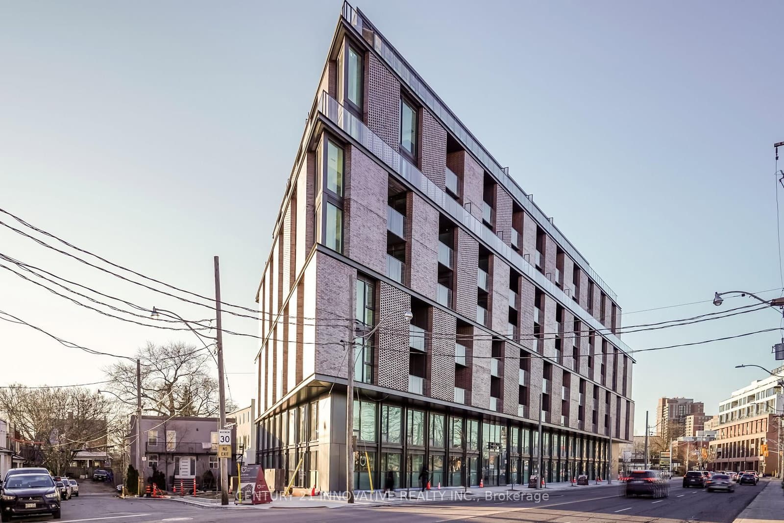 2625 Dundas Street W, Unit 607