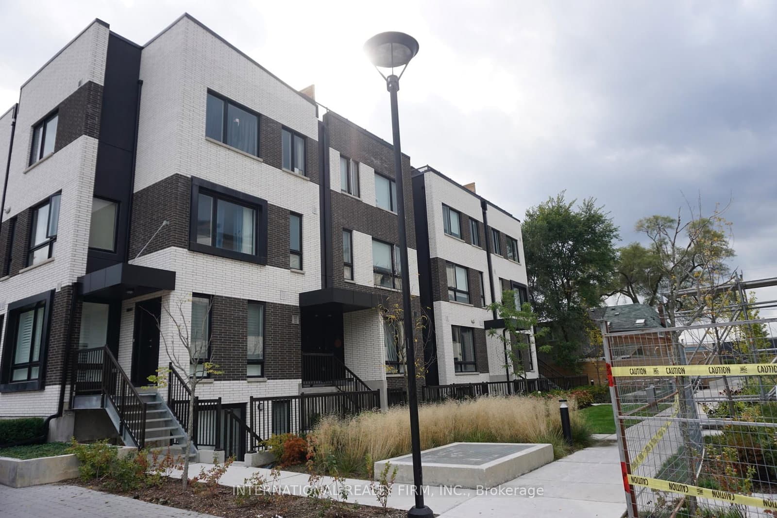 30 Ed Clark Gardens, Unit TH16