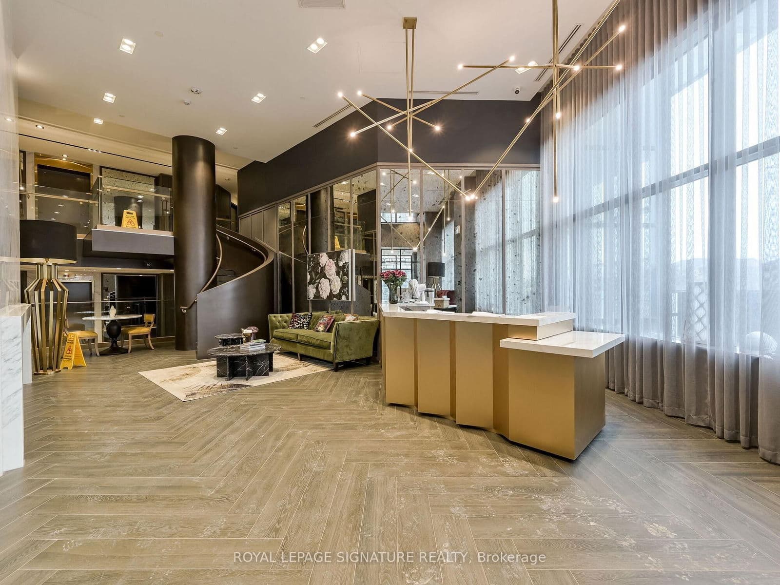 395 Dundas Street W, Unit LPH22