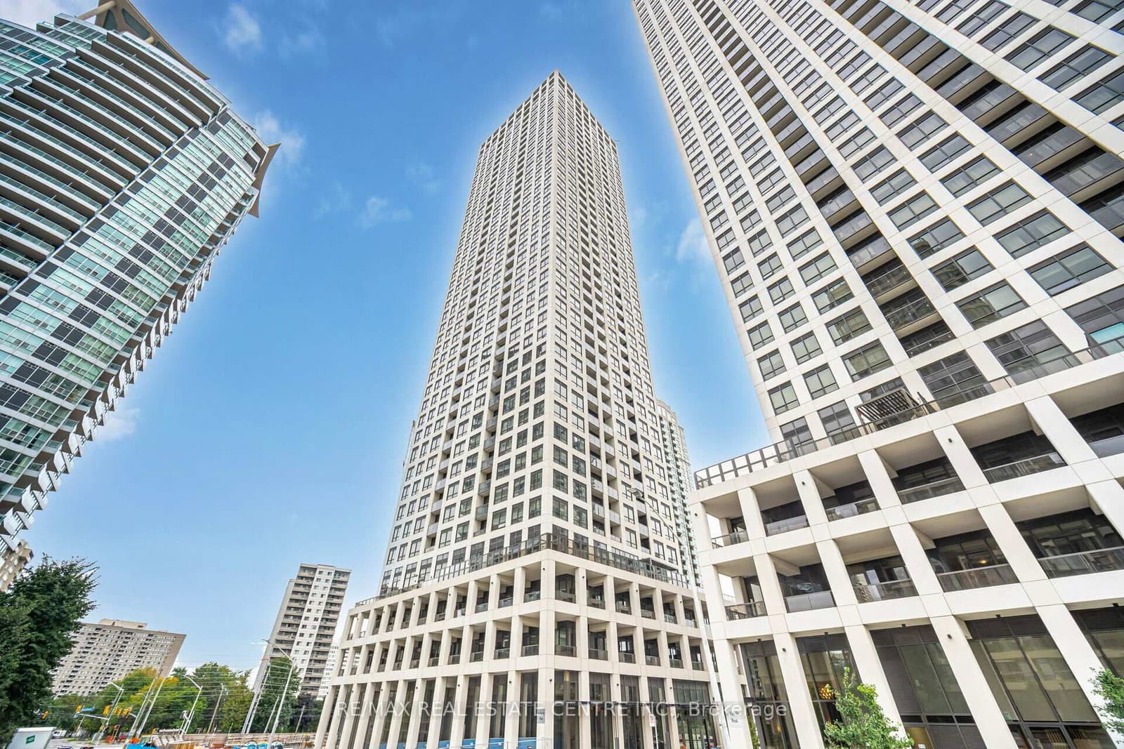30 Elm Drive, Unit 1210