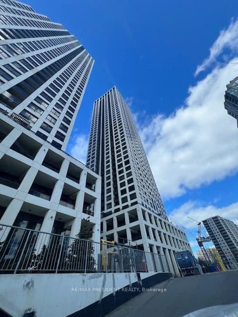 30 Elm Drive, Unit 3706