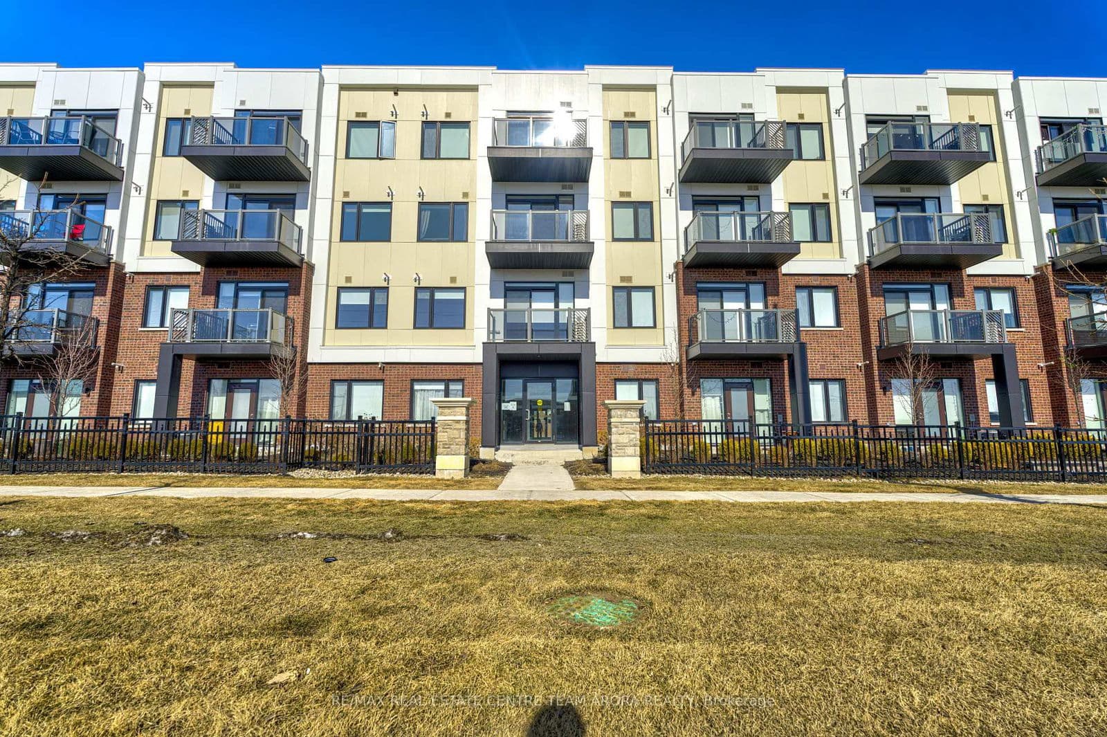 62 Sky Harbour Drive W, Unit 405