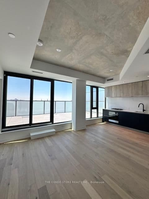 2625 Dundas Street W, Unit 704