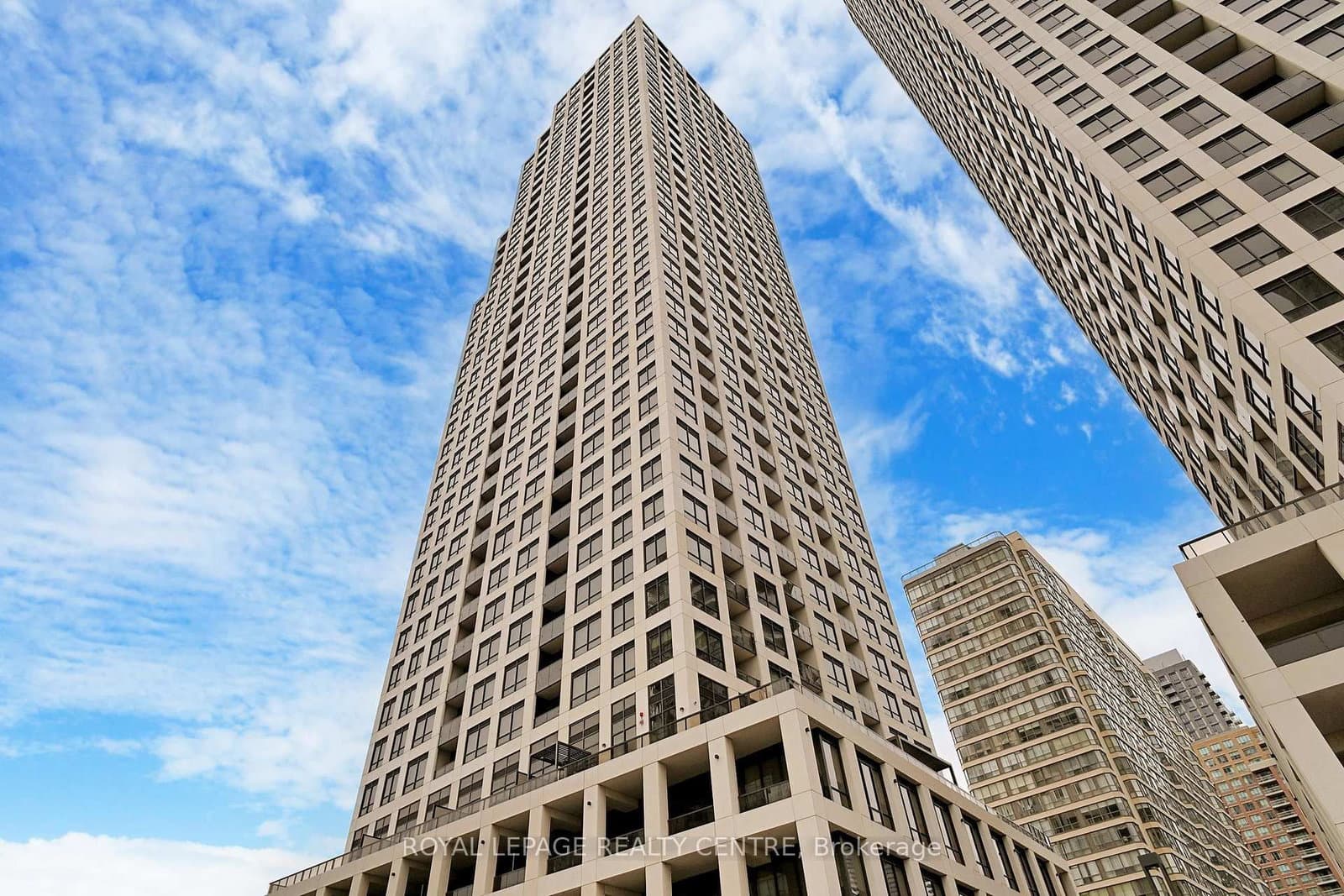 36 ELM Drive W, Unit 2605