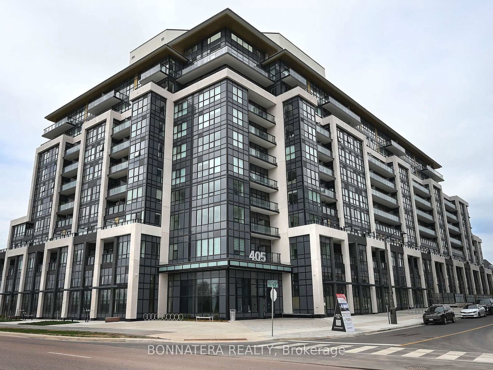 405 Dundas Street W, Unit 319