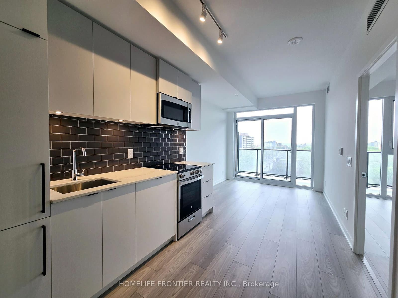 285 Dufferin Street, Unit 822