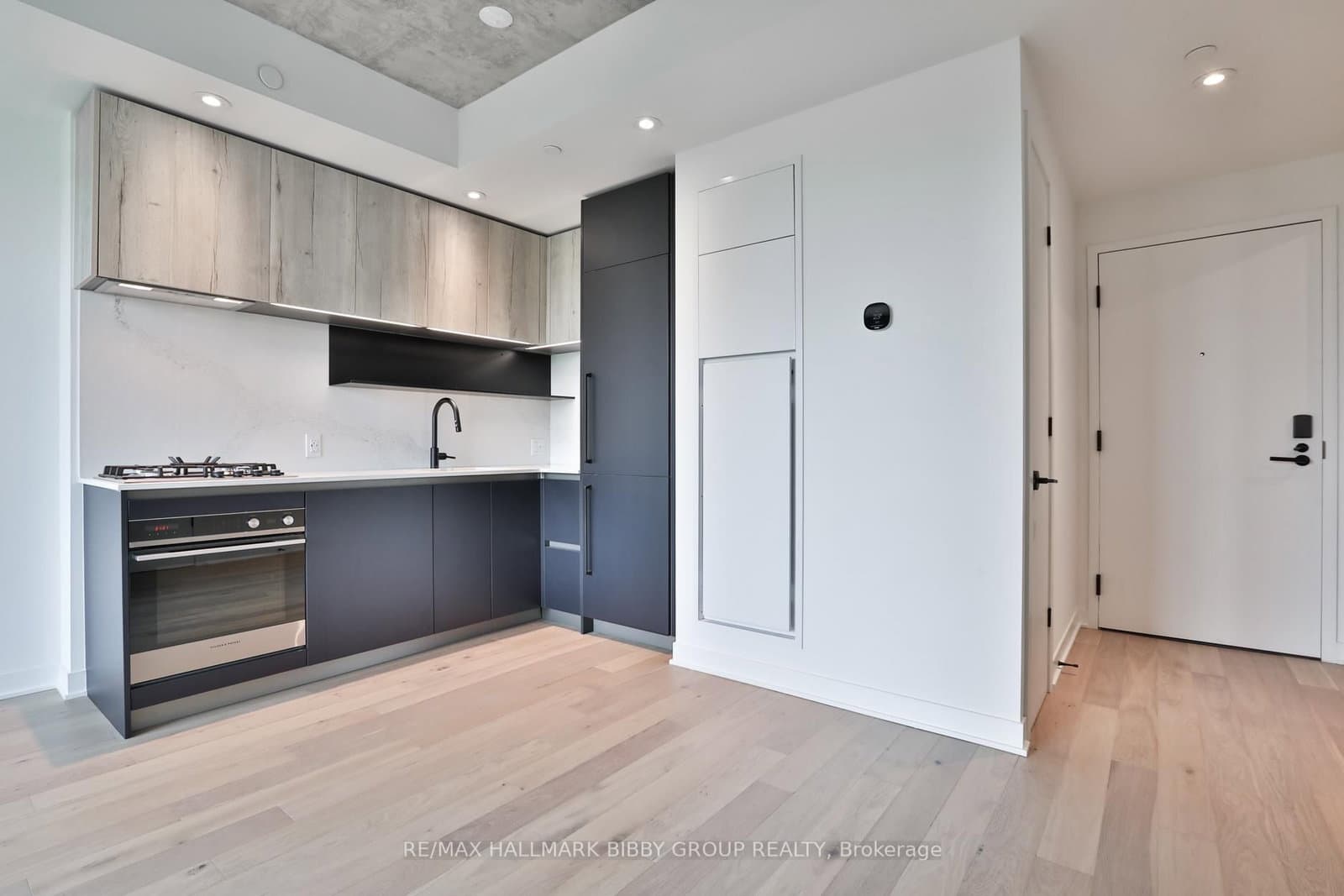 2625 Dundas Street W, Unit 507