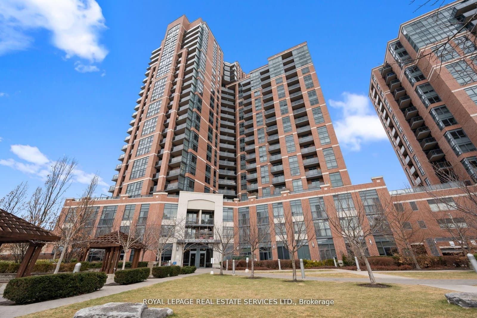 60 Heintzman Street, Unit 834