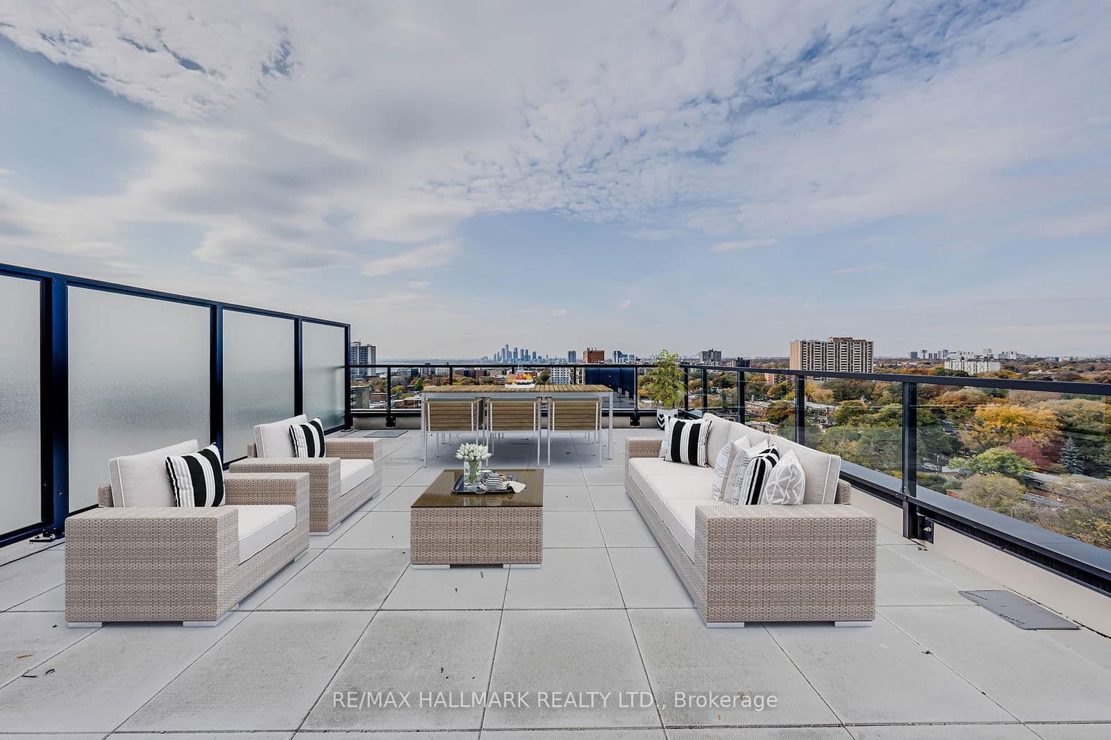 270 Dufferin Street W, Unit 1208