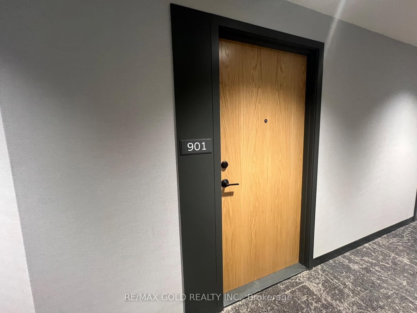 2495 Eglinton Avenue W, Unit 901