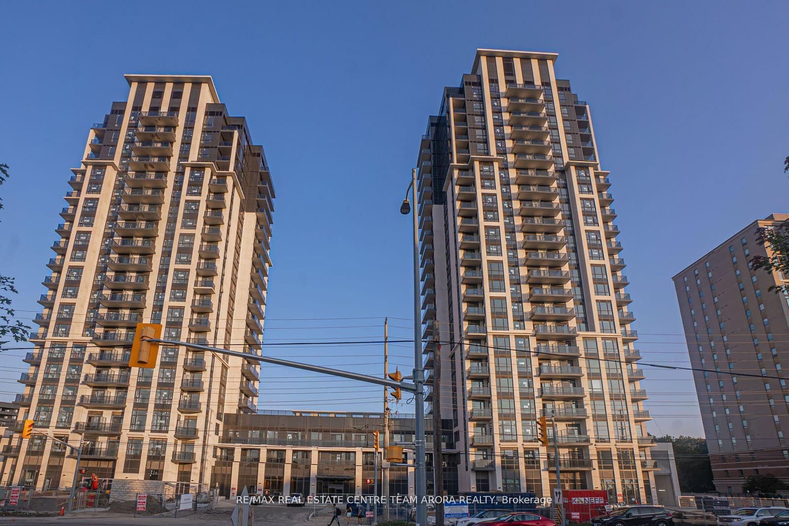 202 Burnhamthorpe Road E, Unit 903