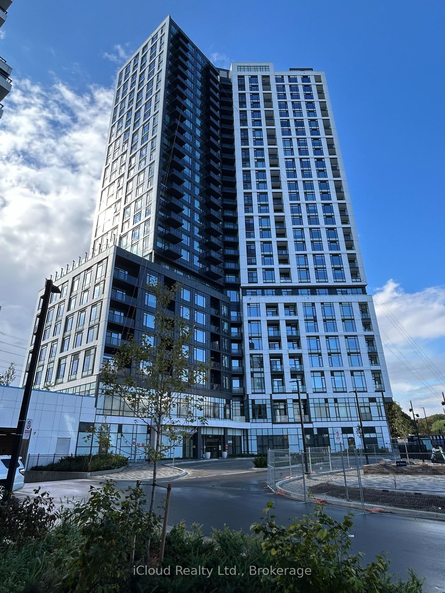 2495 Eglinton Avenue W, Unit 1013