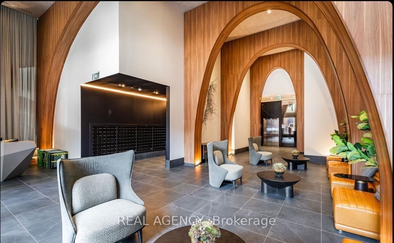 270 Dufferin Street, Unit 821