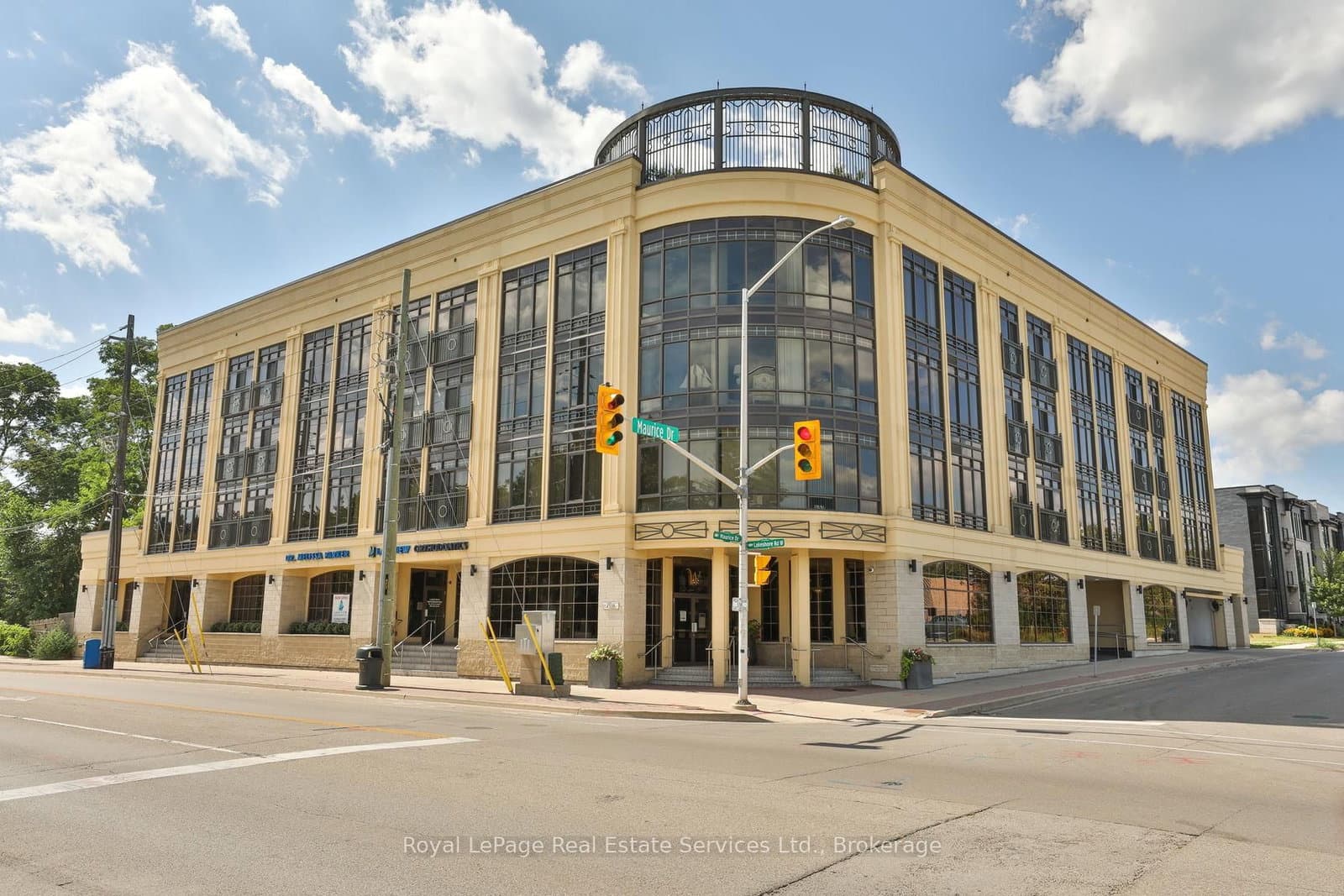 205 Lakeshore Road W, Unit 408