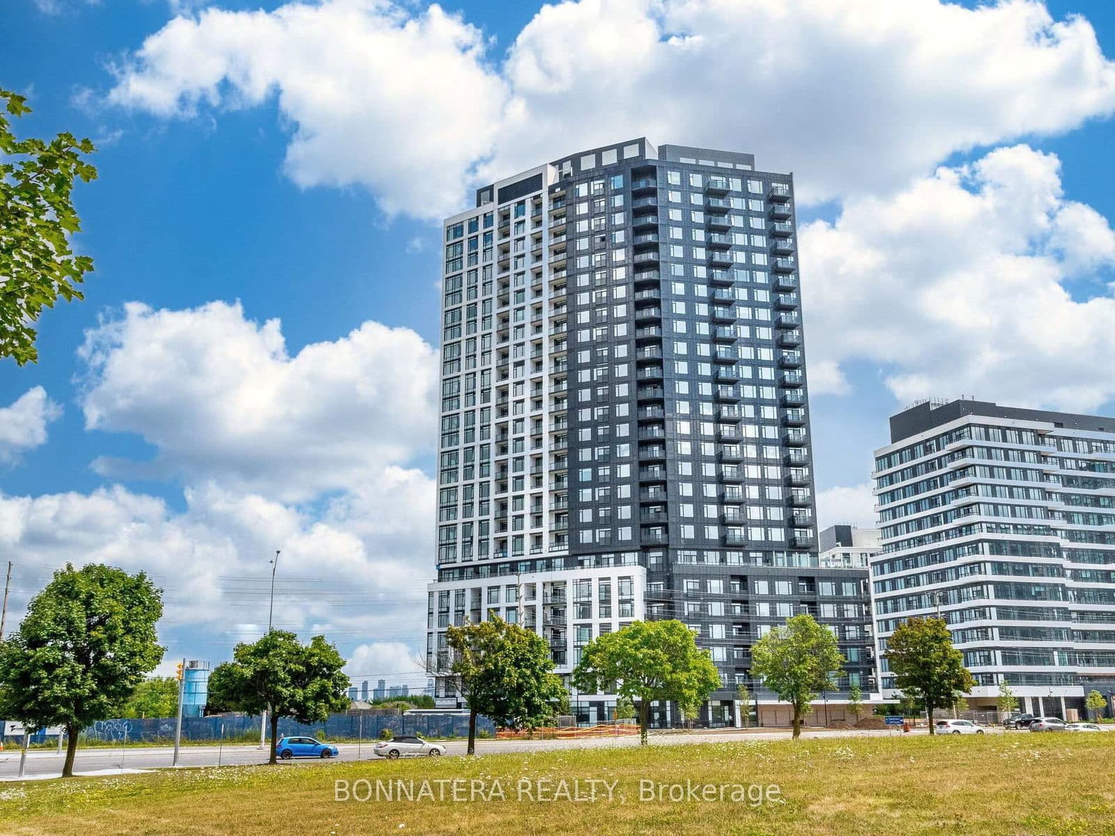 2495 Eglinton Avenue W, Unit 1002