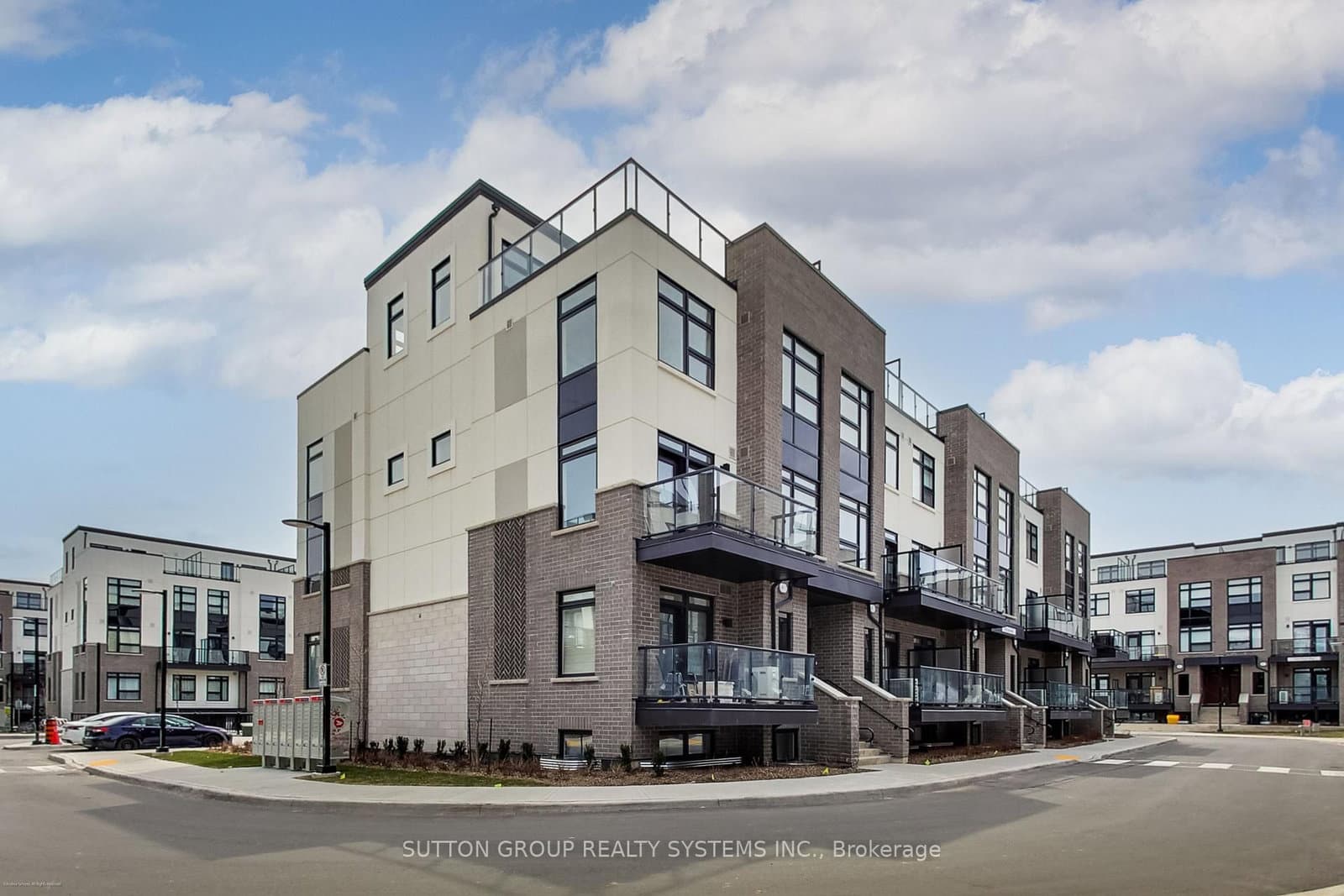 #102 - 1593 Rose Way