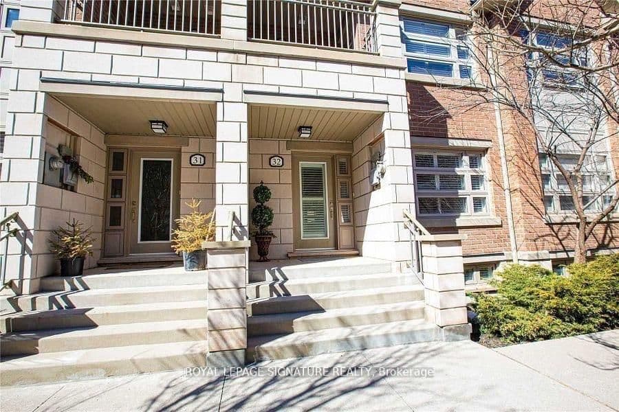 2460 Prince Michael and Dundas Drive, Unit 32
