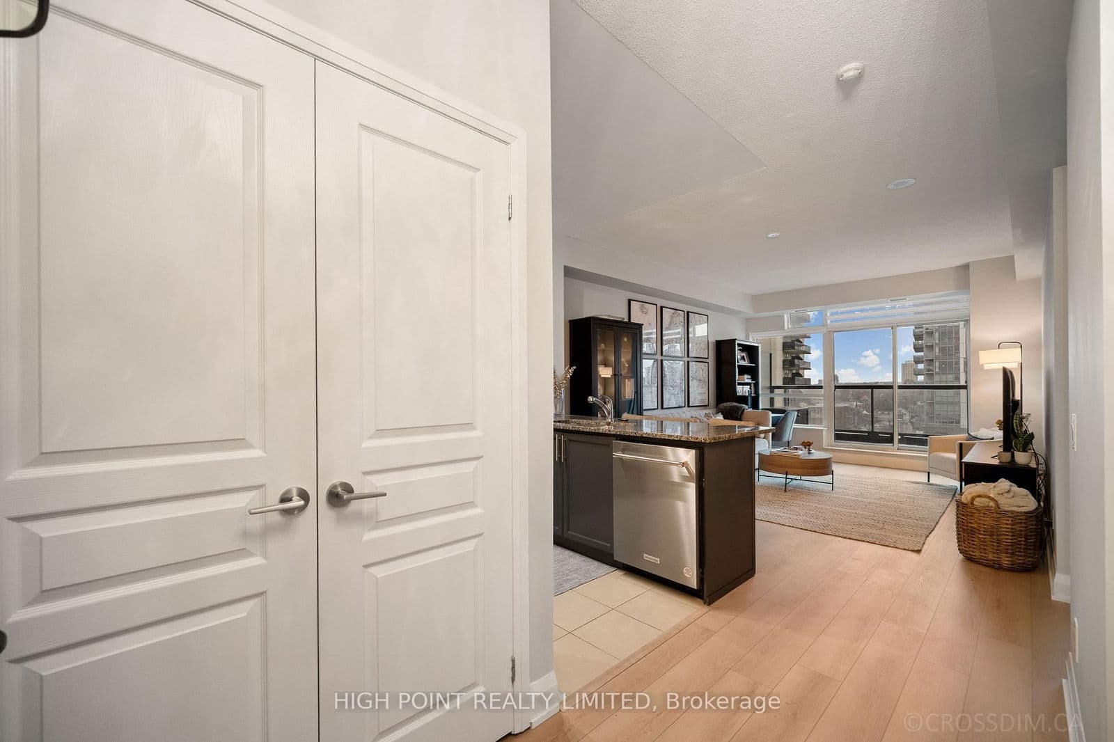 #610 - 1 Hurontario Street