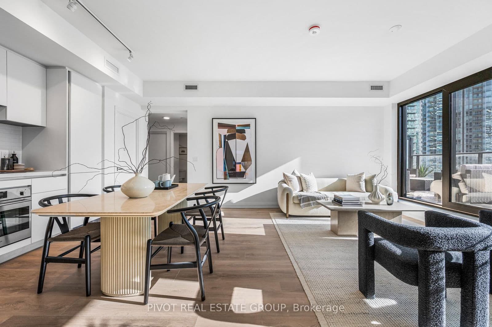 #1307 - 4015 The Exchange