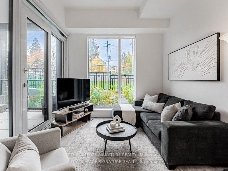 #102 - 21 Park Street E