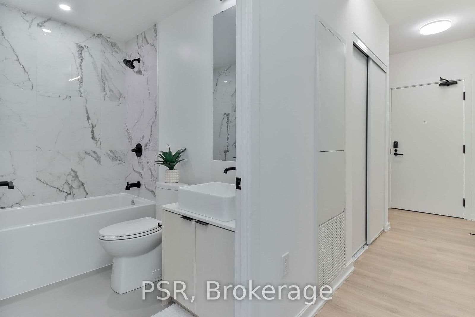 1285 Dupont Street N, Unit 2402