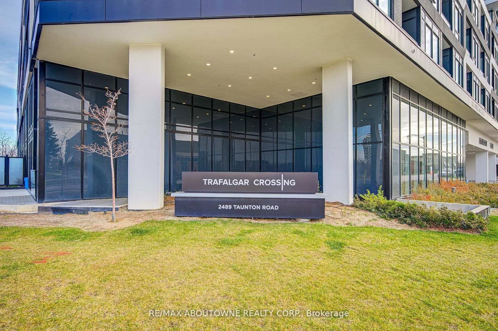 2489 Taunton Road, Unit 1313