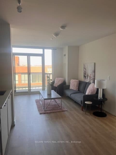 2300 St Clair Avenue N, Unit 908