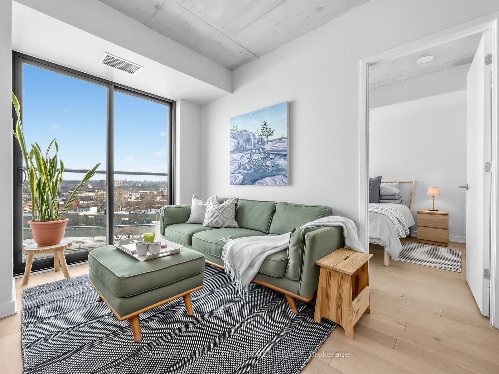 2720 Dundas Street W, Unit 709