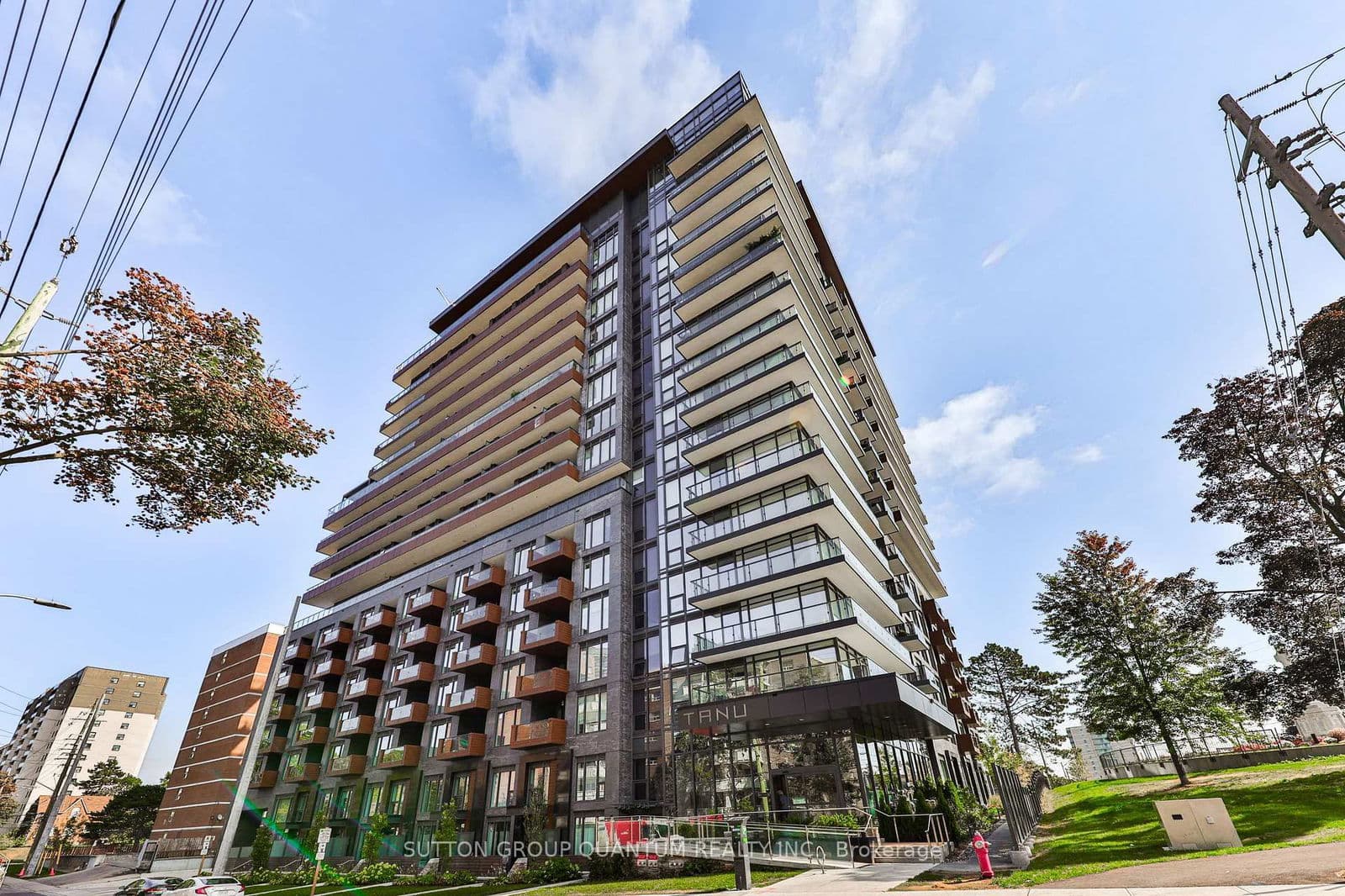 #1009 - 21 Park Street E