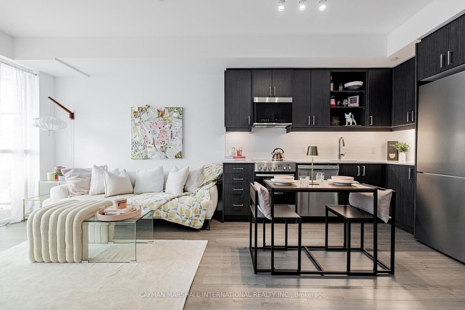 #524 - 50 George Butchart Drive