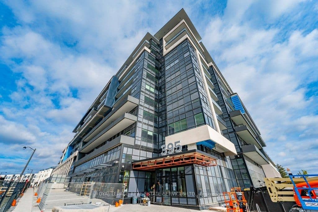 395 Dundas Street W, Unit 605
