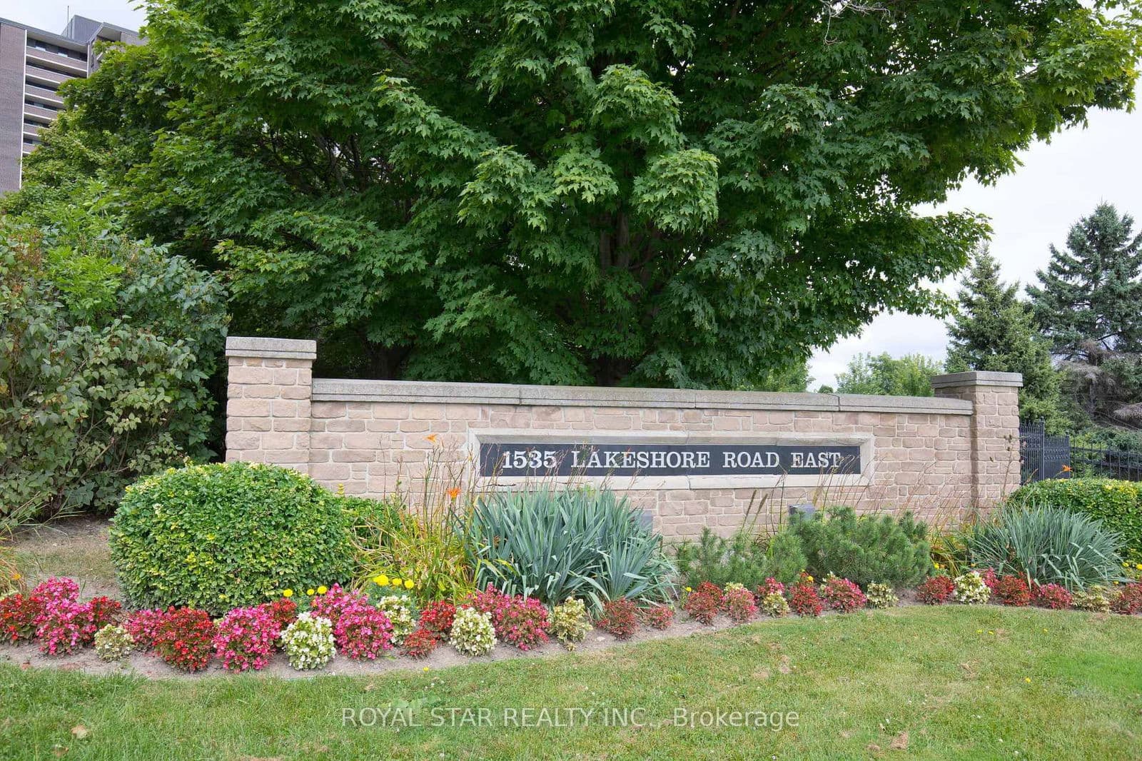 #1607 - 1535 Lakeshore Road E