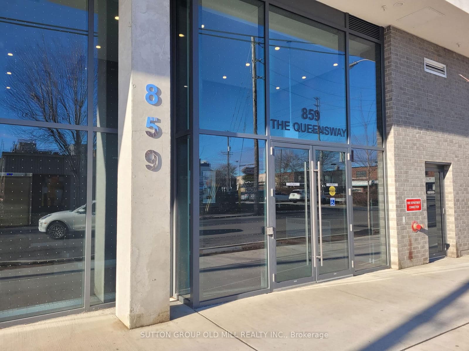 859 The Queensway, Unit 806