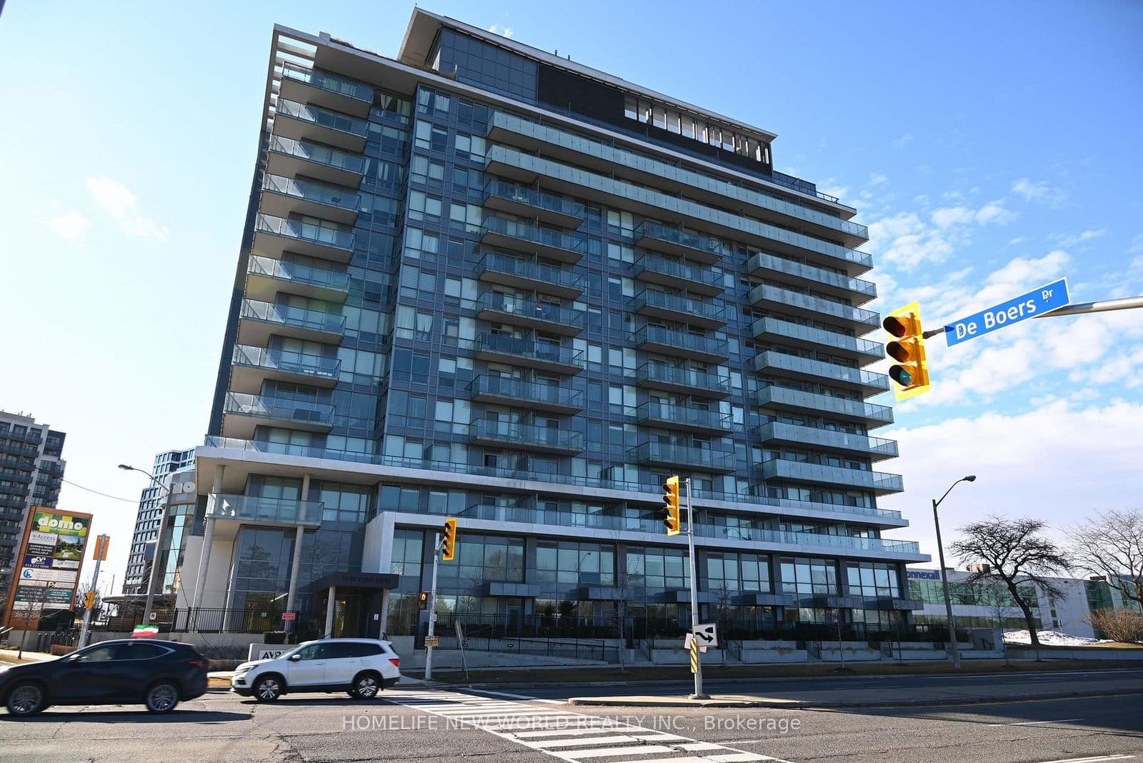 #910 - 10 De Boers Drive