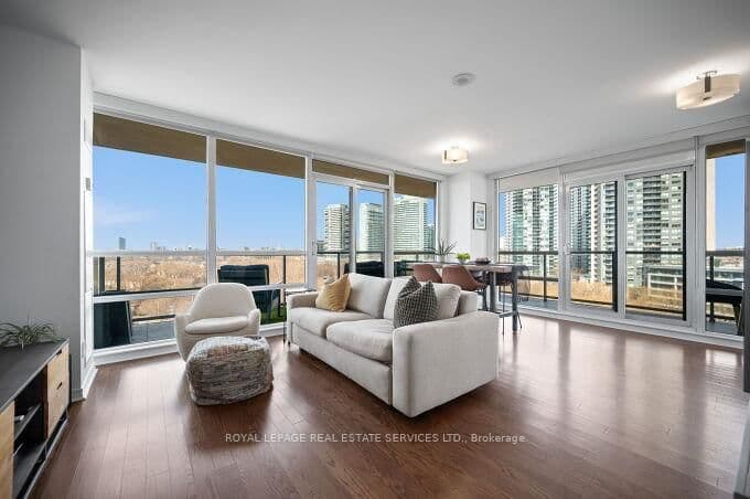 #904 - 15 Legion Road